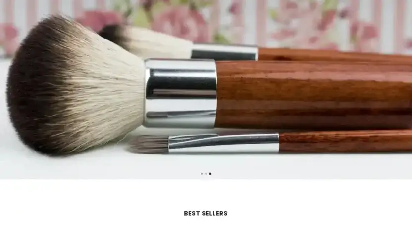 Screenshot of Fashion scam website Giftuscosmetics.com